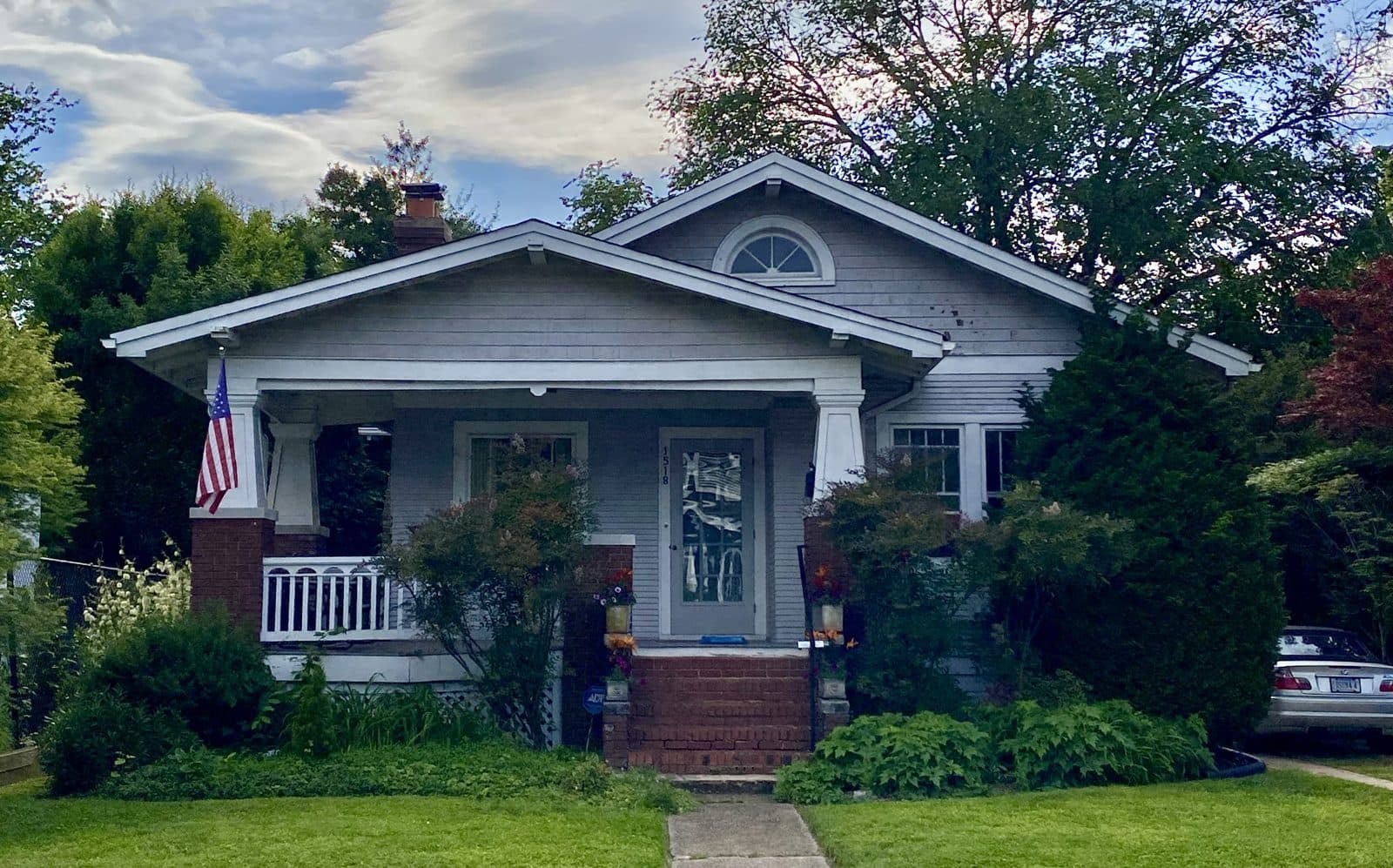 2 bed, 1 bath craftsman bungalow with a front porch