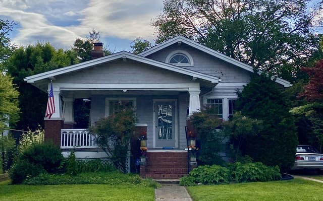 2 bed, 1 bath craftsman bungalow with a front porch