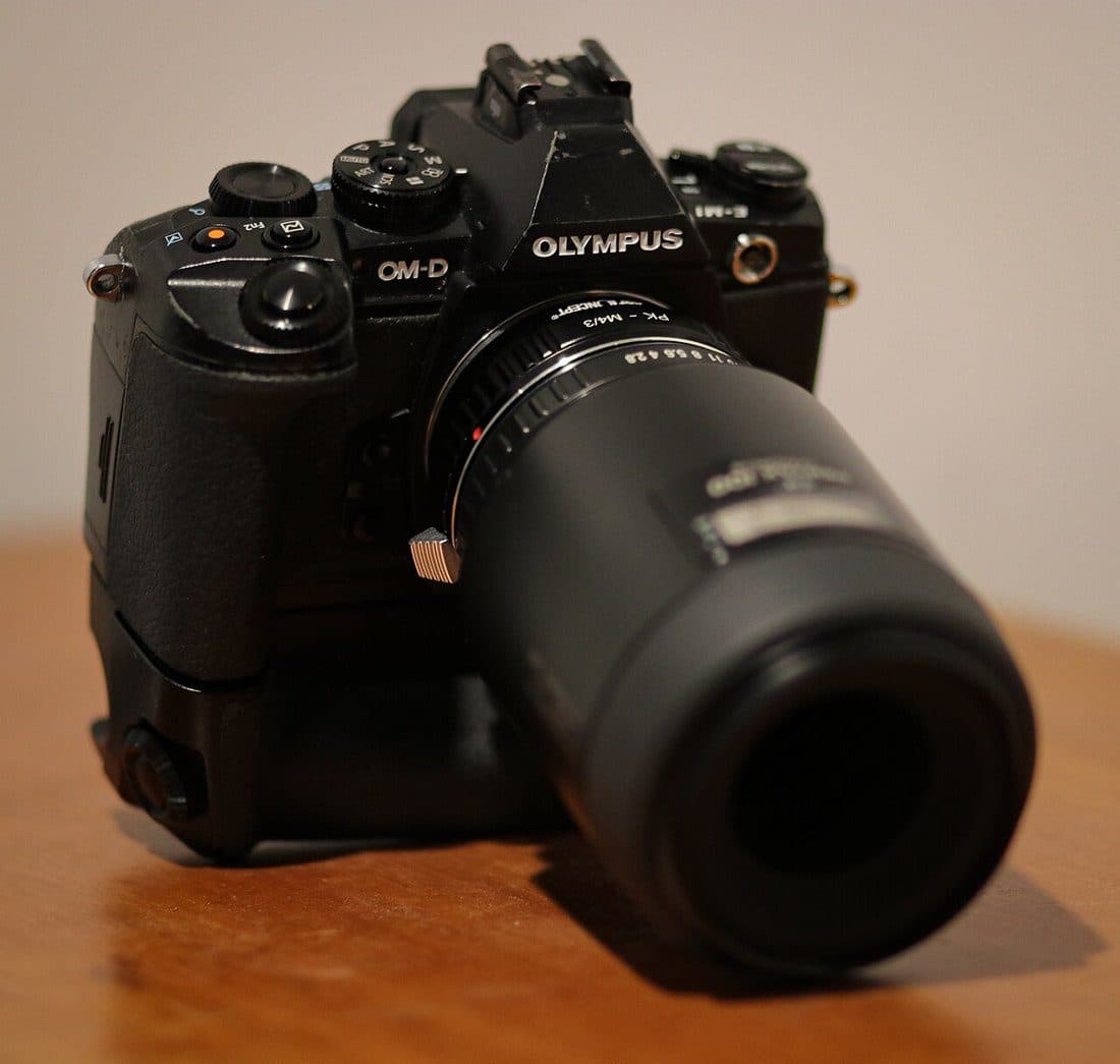 Olympus OM-D E-M1 with grip and Pentax 100mm macro - photo 2