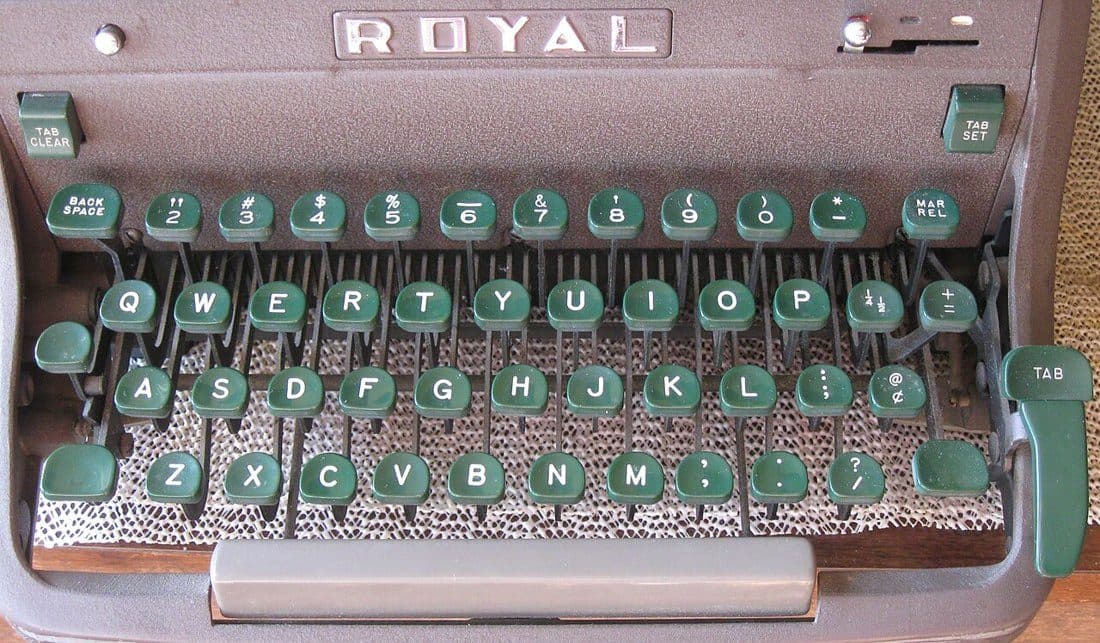 1950s Royal desk typewriter, grey with green keys - photo 2