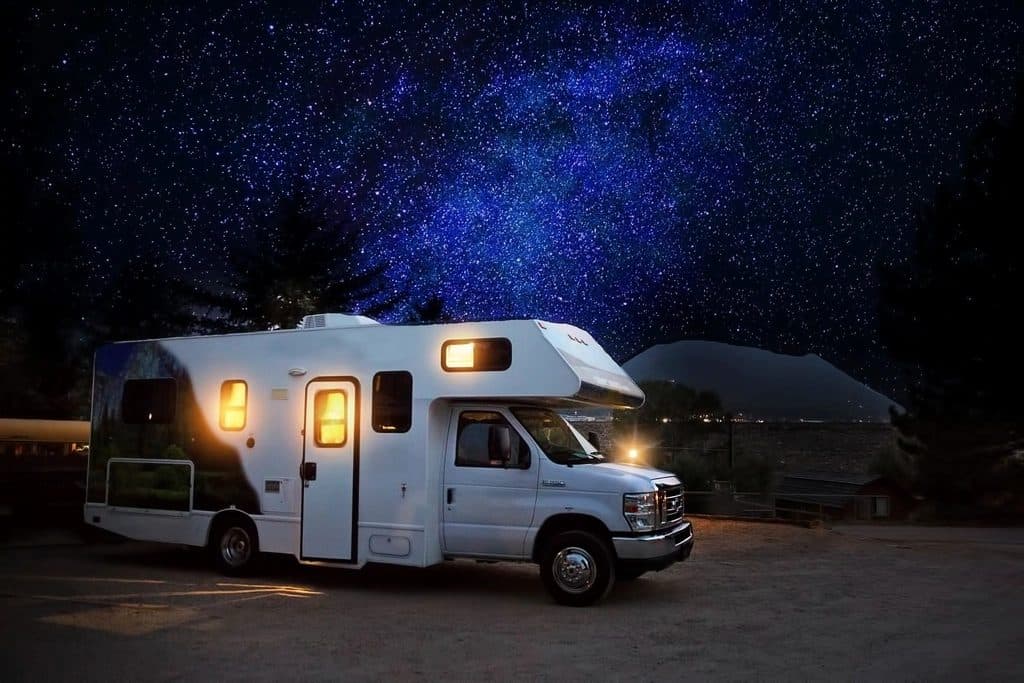 Class C motorhome - photo 3